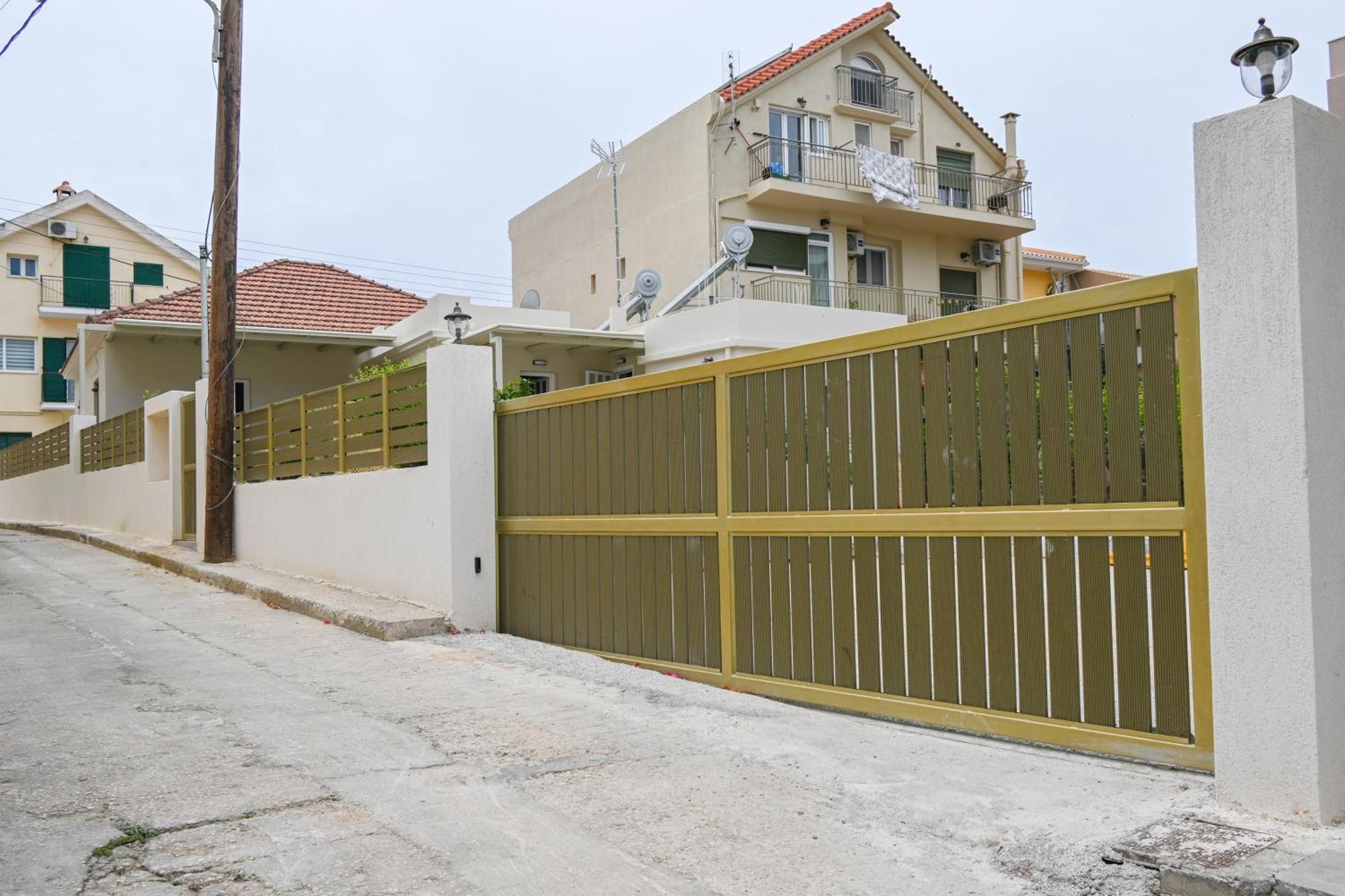 Vivis Hub Aparthotel Argostoli  Eksteriør bilde